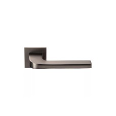 Дверная ручка Archie Verge Bend ASH Silver пепельно-серебристый